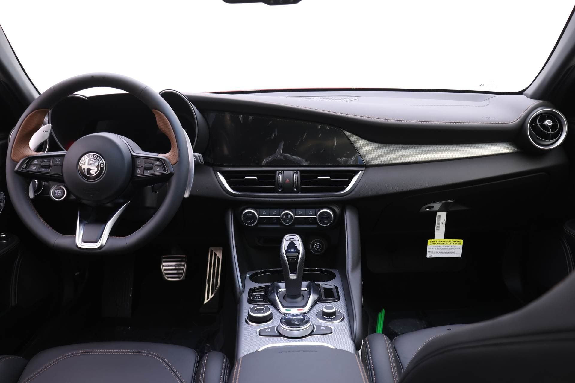 New 2025 Alfa Romeo Giulia AWD w/ Driving Assist Package image 8