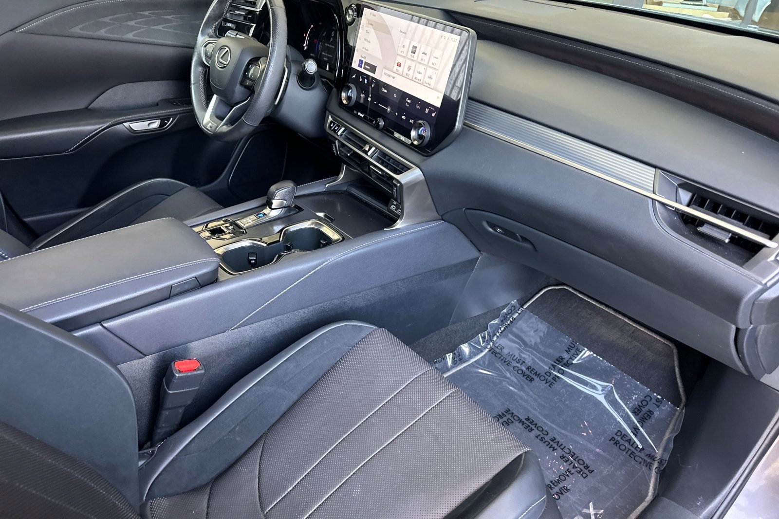 Certified 2023 Lexus RX 500h F Sport w/ Accessory Package (Z1) AWD/4WD image 31