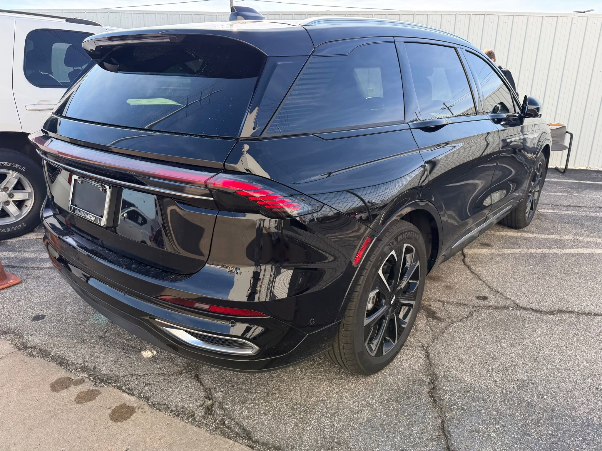 Used 2024 Lincoln Nautilus Reserve w/ Equipment Group 203A image 6