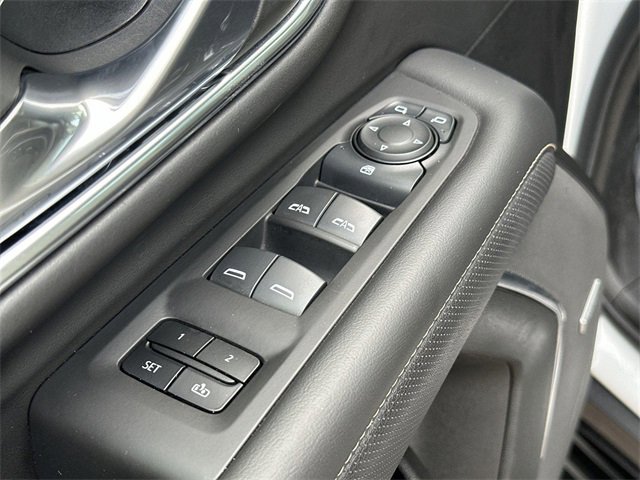 Used 2024 GMC Yukon SLT image 22