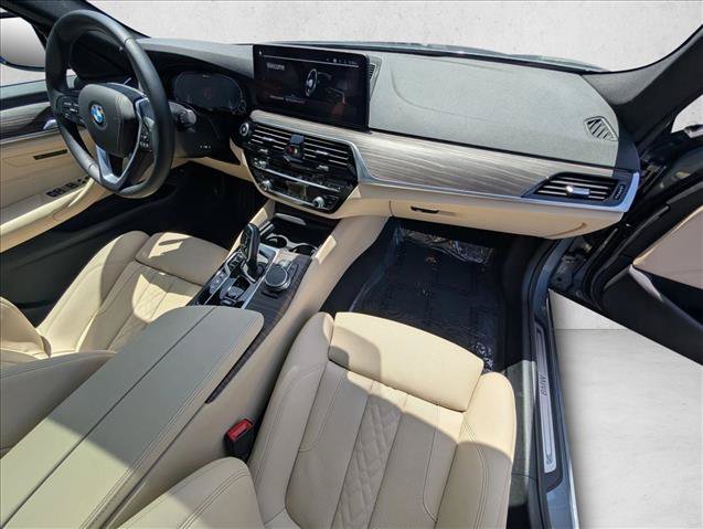 Used 2021 BMW 530e w/ Parking Assistance Package RWD image 24