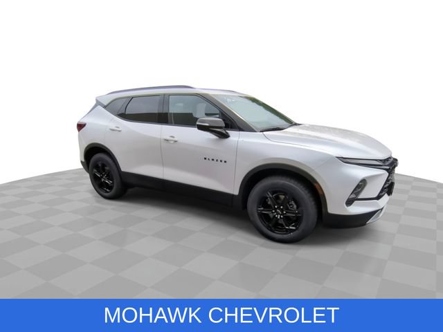 Certified 2025 Chevrolet Blazer LT w/ Sound & Technology Package AWD/4WD image 2
