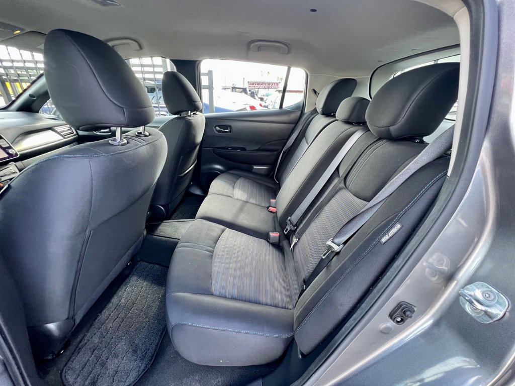 Used 2022 Nissan Leaf SV w/ SV Technology Package image 19