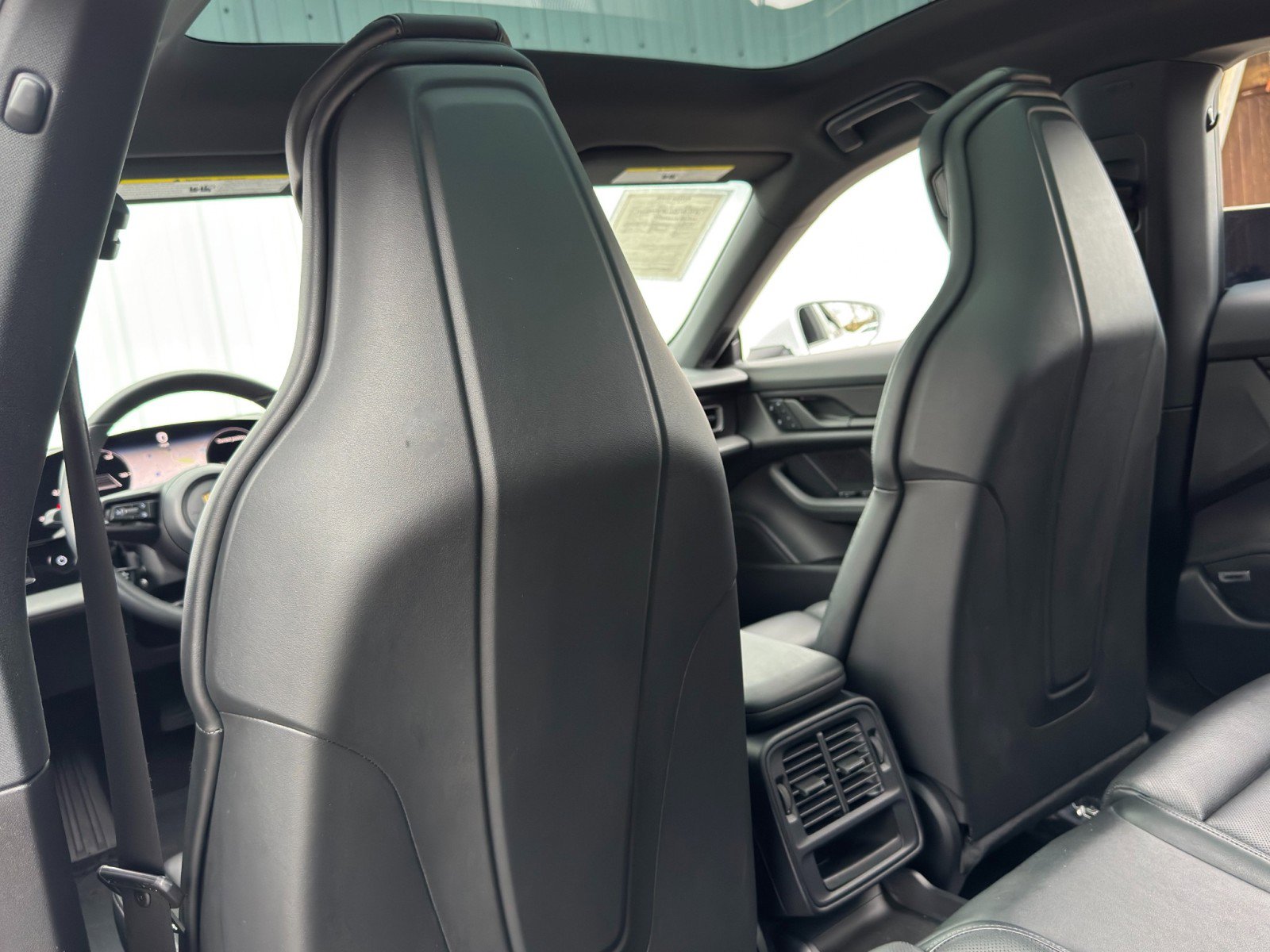 Used 2023 Porsche Taycan image 32