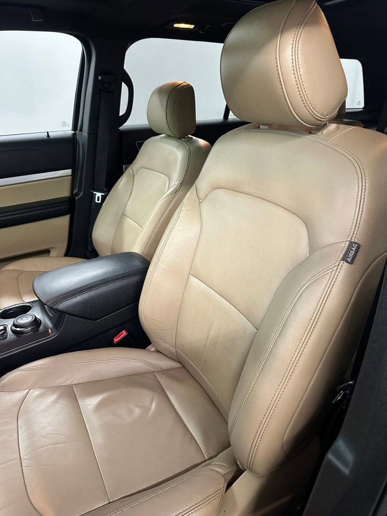 Used 2016 Ford Explorer XLT w/ Equipment Group 202A image 13