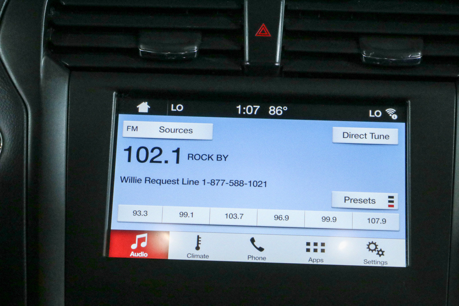 Used 2018 Ford Fusion SE w/ Equipment Group 201A FWD image 19