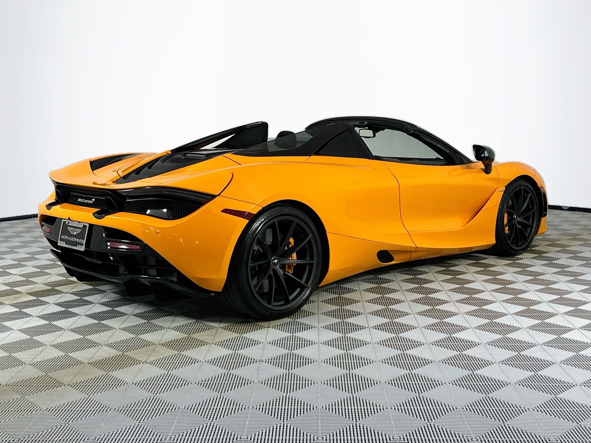 Used 2022 McLaren 720S Performance RWD image 5
