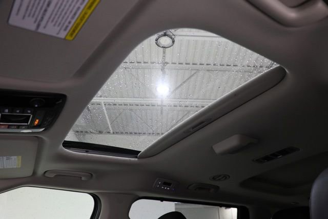 Used 2025 Kia Carnival SX Prestige FWD image 30