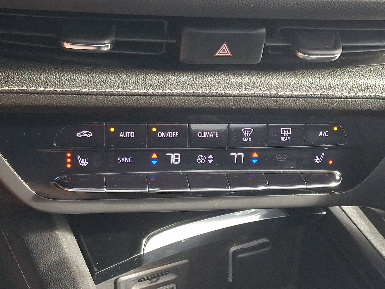 Used 2022 Buick Envision Essence w/ Technology Package I AWD/4WD image 15