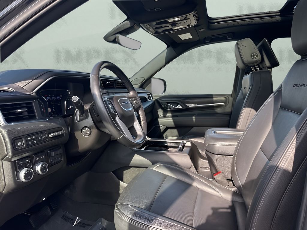 Used 2021 GMC Yukon XL Denali w/ Denali Ultimate Package image 9