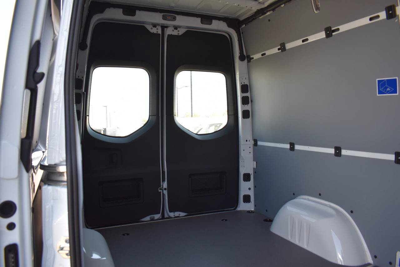 New 2025 Mercedes-Benz Sprinter 2500 image 8