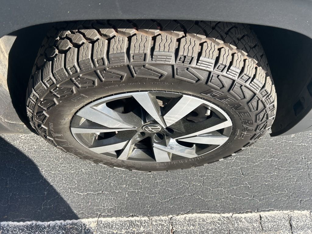 Used 2021 Volkswagen Atlas Cross Sport SE image 2