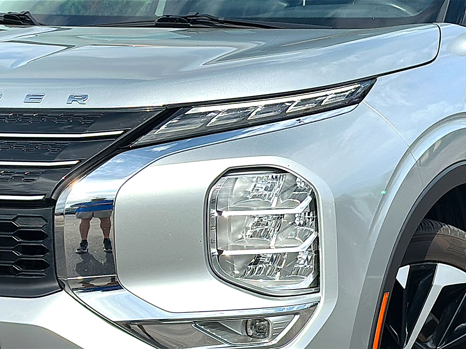 Used 2023 Mitsubishi Outlander SE FWD image 4