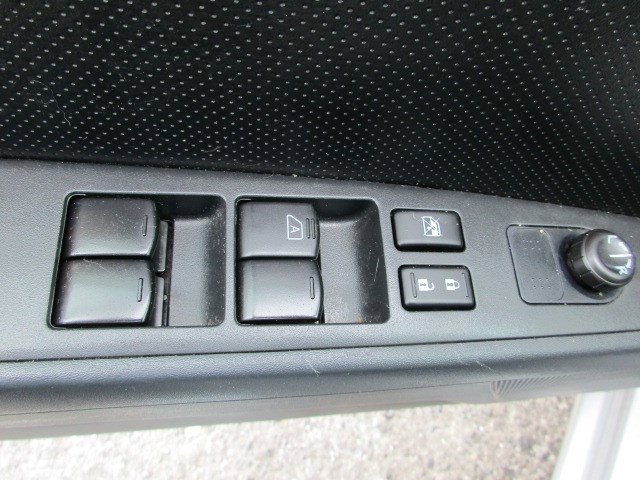 Used 2011 Nissan Sentra 2.0 SL w/ SL Special Value Pkg image 17