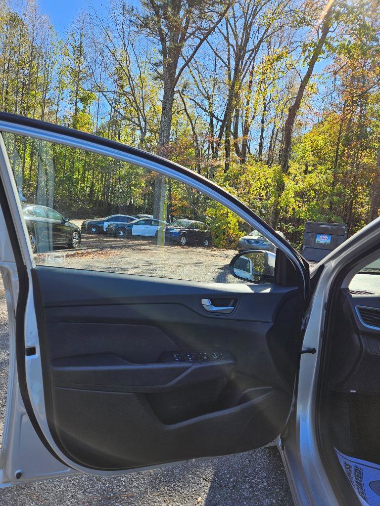 Used 2020 Hyundai Accent SE image 10