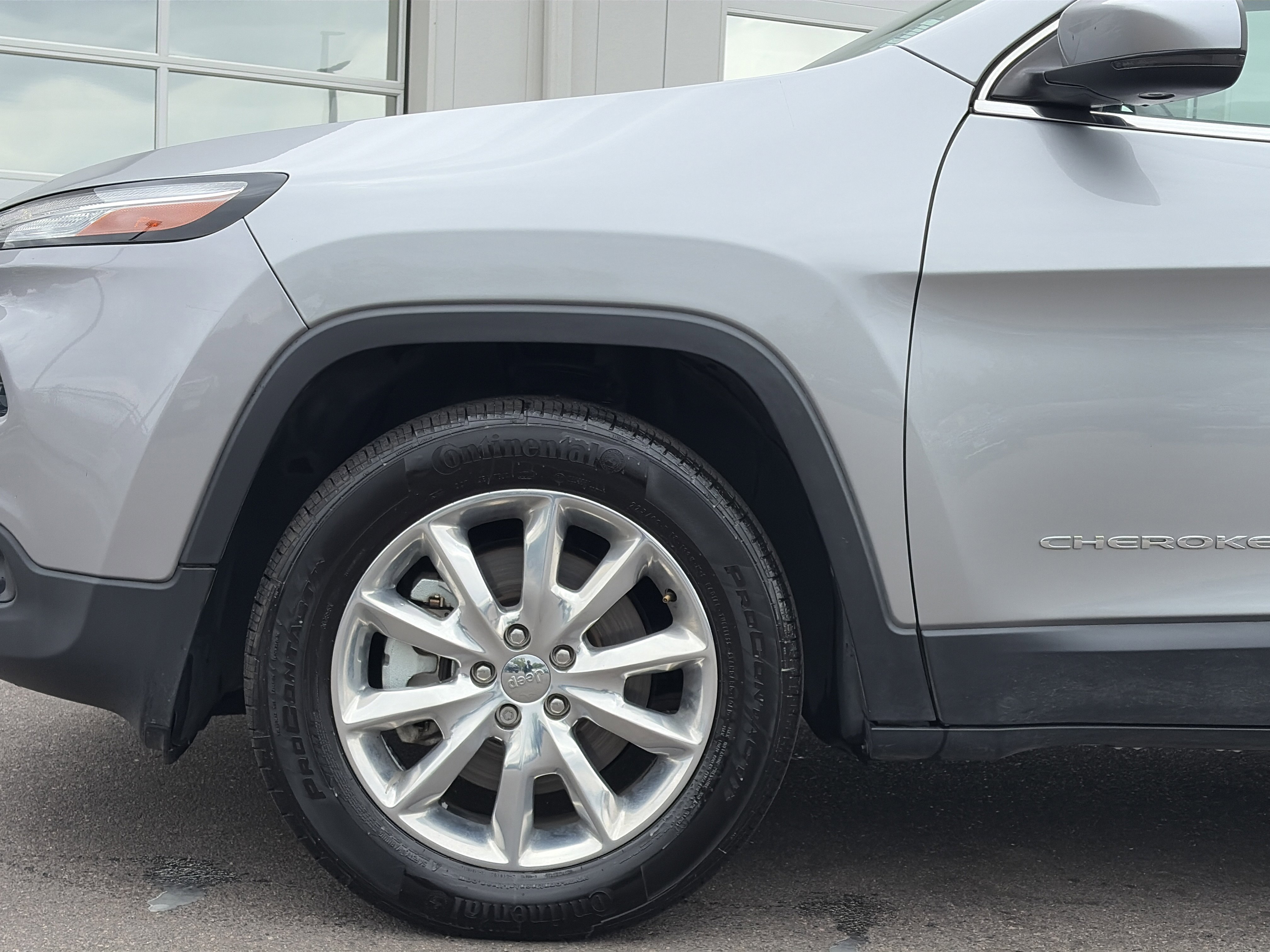Used 2017 Jeep Cherokee Limited AWD/4WD image 10