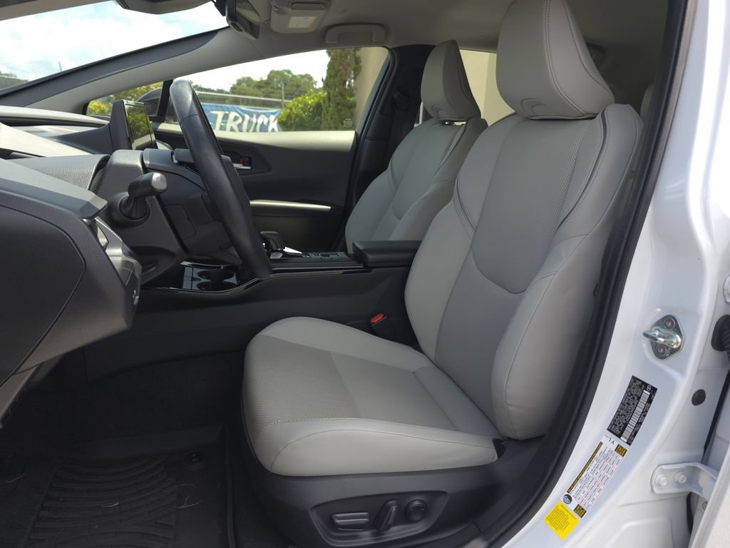 Used 2024 Toyota Prius XLE FWD image 13