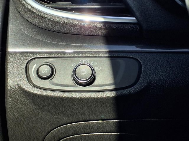 Certified 2021 Buick Encore Preferred image 16