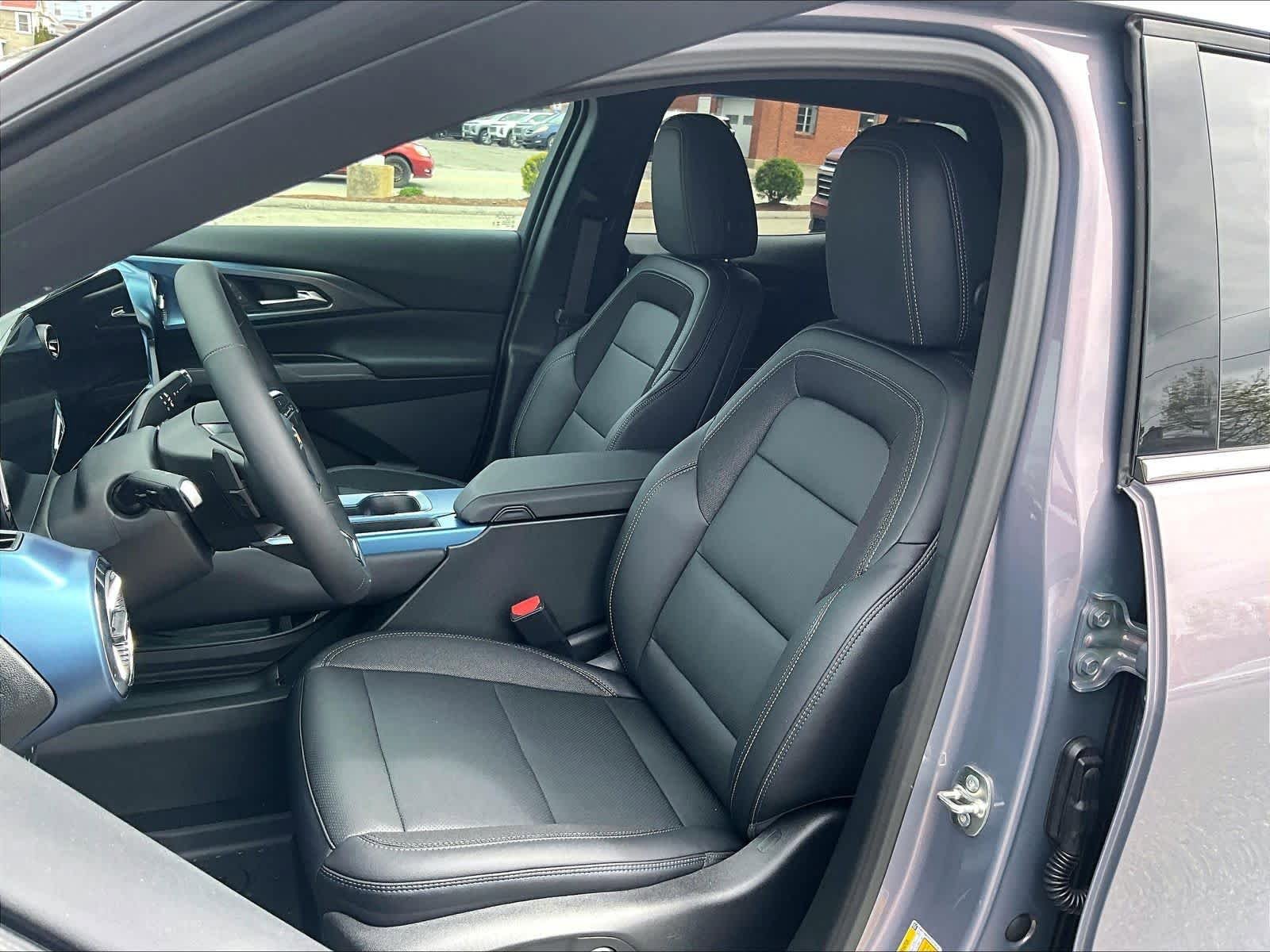 New 2026 Chevrolet Equinox EV LT FWD image 11