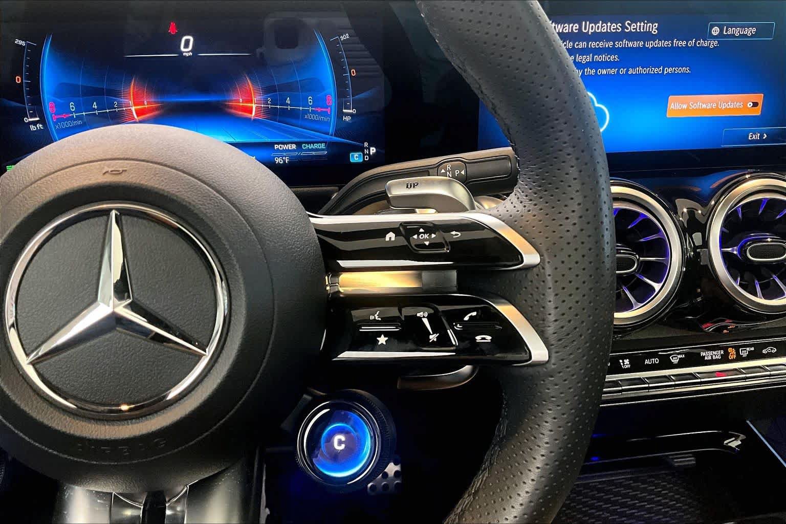 Used 2026 Mercedes-Benz GLB 35 AMG 4MATIC image 25