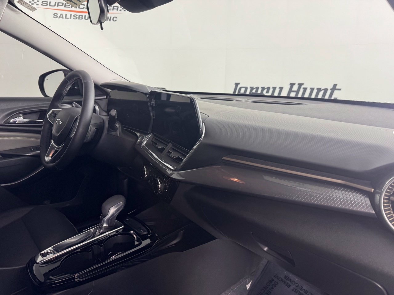 Used 2024 Chevrolet Trax ACTIV w/ Sunroof Package FWD image 33