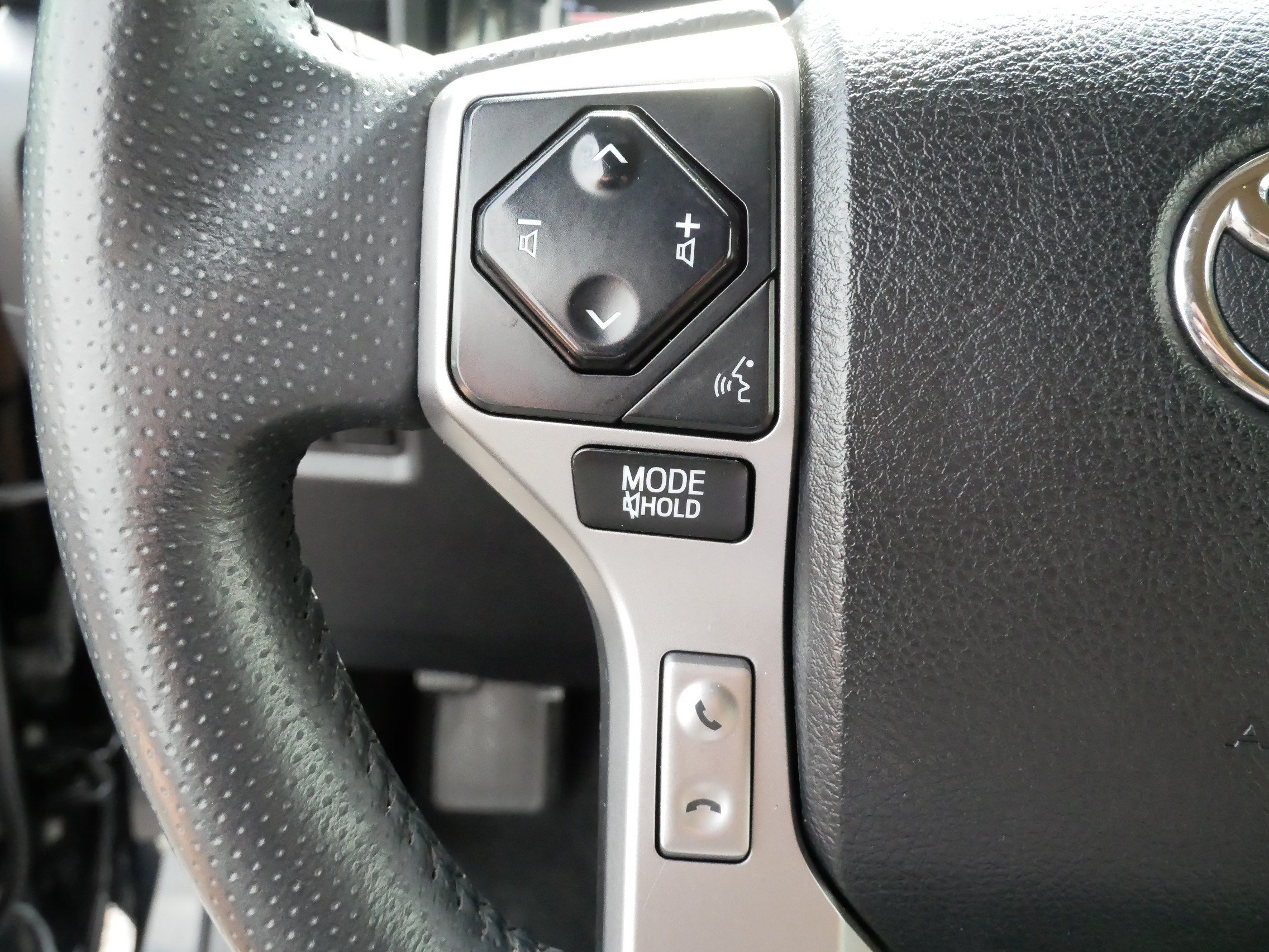 Used 2021 Toyota 4Runner Limited AWD/4WD image 26