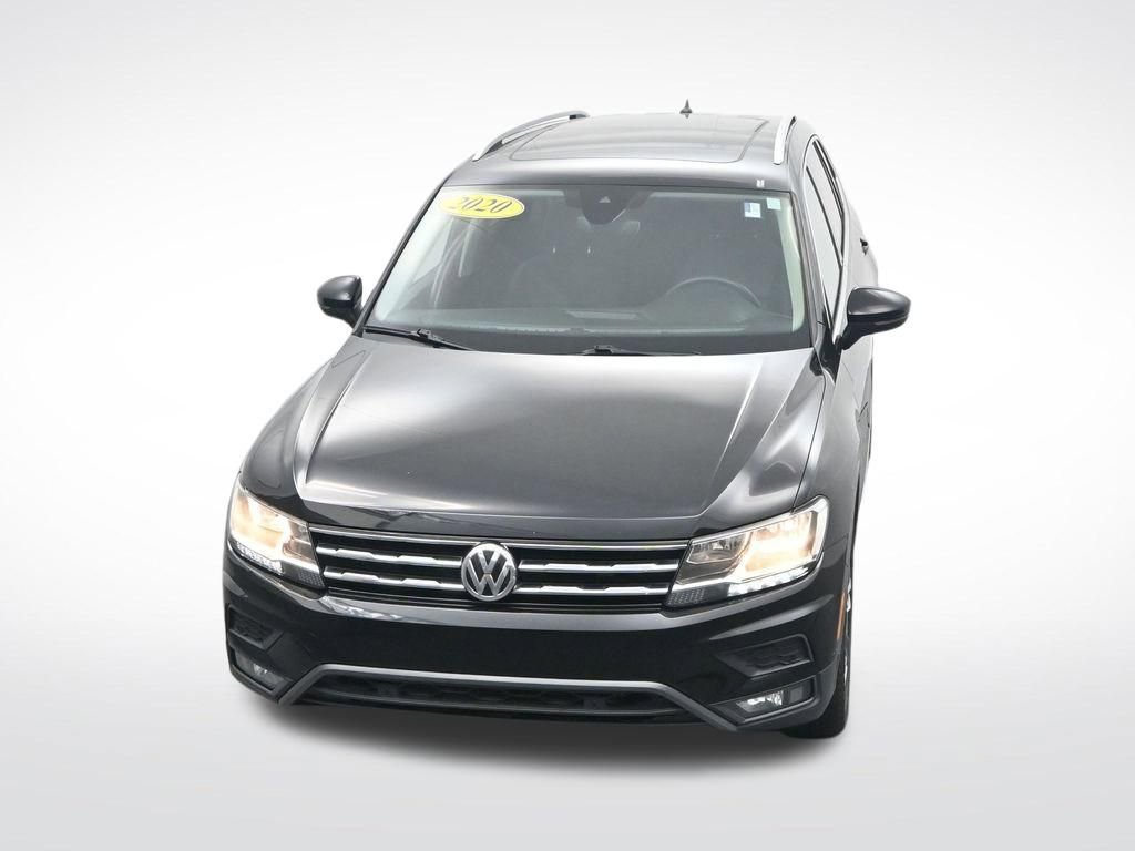 Used 2020 Volkswagen Tiguan SEL AWD/4WD image 24