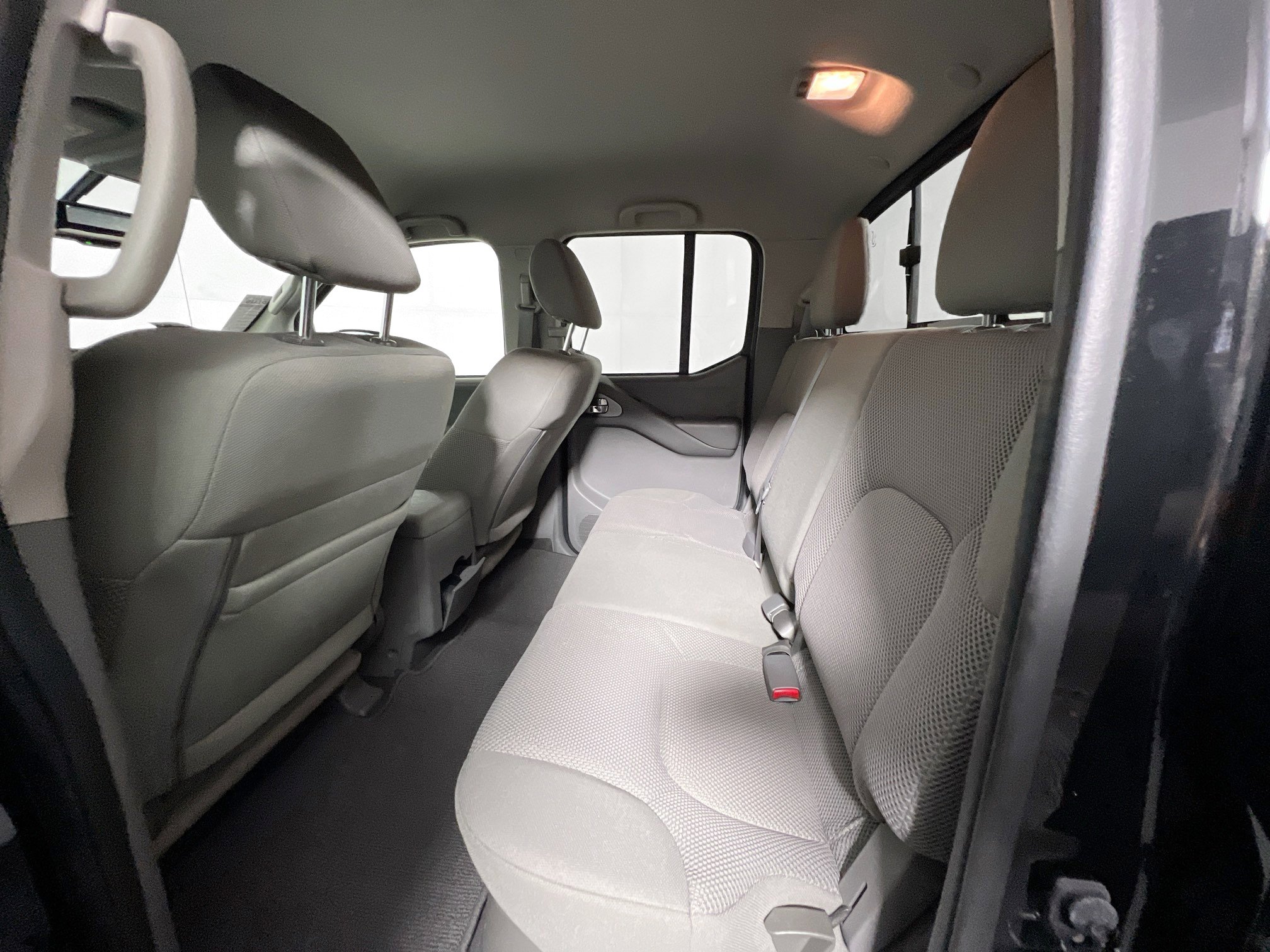 Used 2021 Nissan Frontier SV w/ Midnight Edition Floor Mats image 28