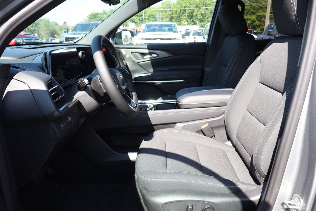New 2027 Chevrolet Traverse LT w/ Driver Confidence Package AWD/4WD image 6