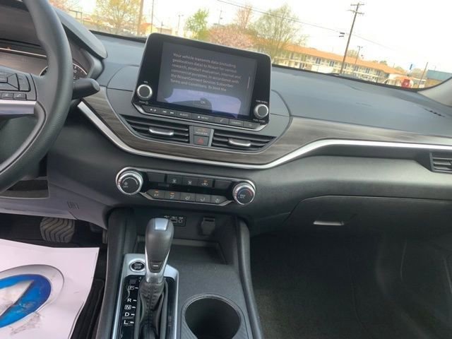 Used 2025 Nissan Altima 2.5 SV FWD image 24