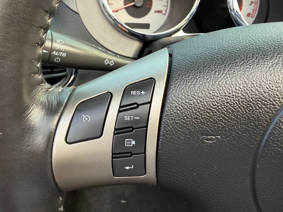 Used 2006 Pontiac Solstice Convertible w/ Premium Package RWD image 10