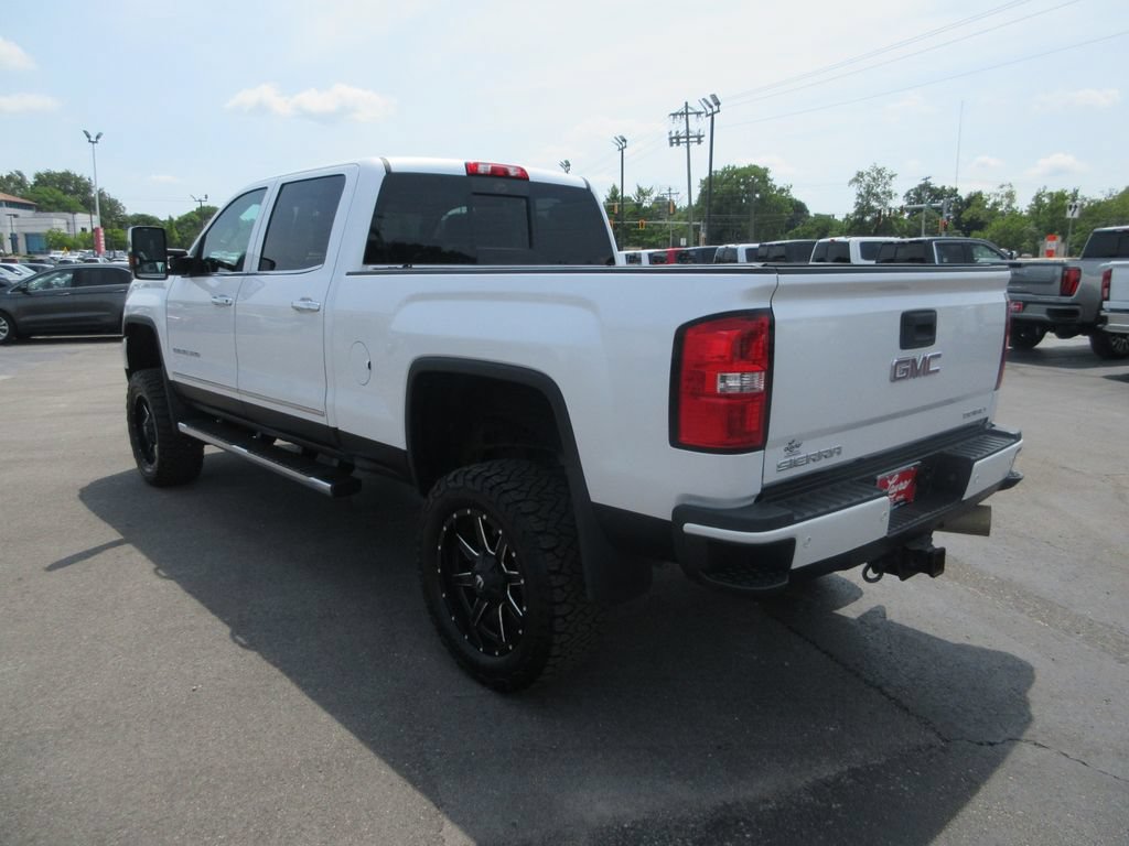 Used 2019 GMC Sierra 2500 Denali w/ Duramax Plus Package AWD/4WD image 11