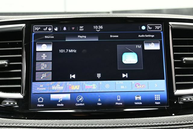 Certified 2024 Chrysler Pacifica Limited FWD image 34