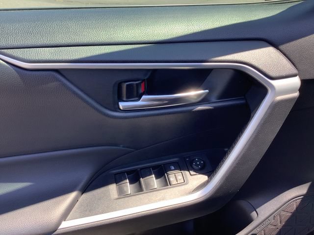Used 2022 Toyota RAV4 XLE AWD/4WD image 10