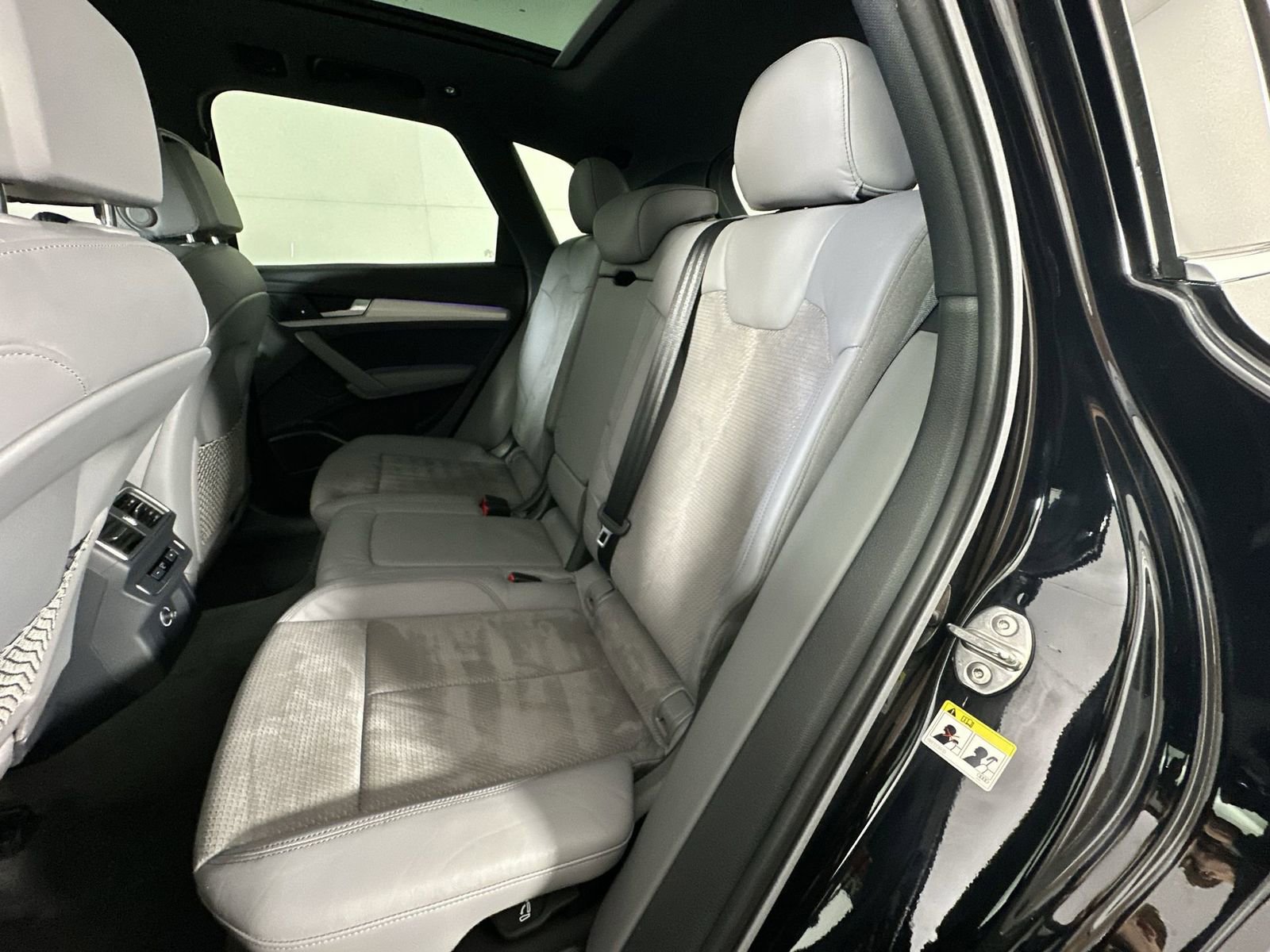 Used 2018 Audi SQ5 Prestige w/ Prestige Package image 27