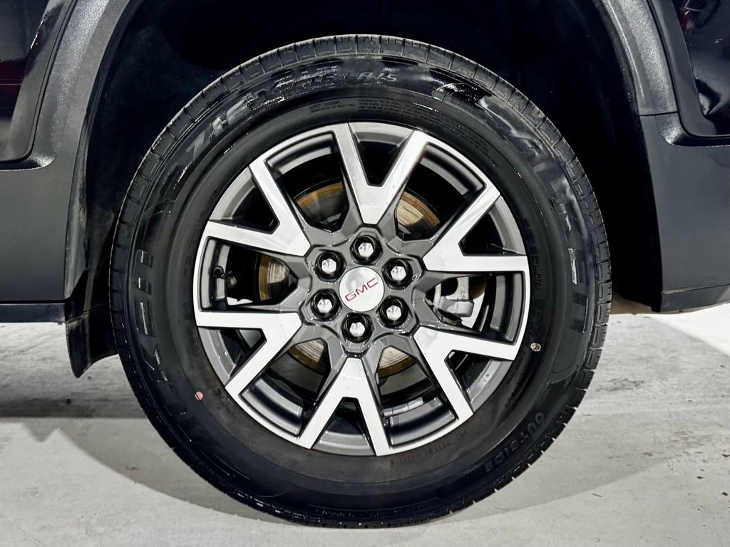 Used 2022 GMC Acadia SLE image 30