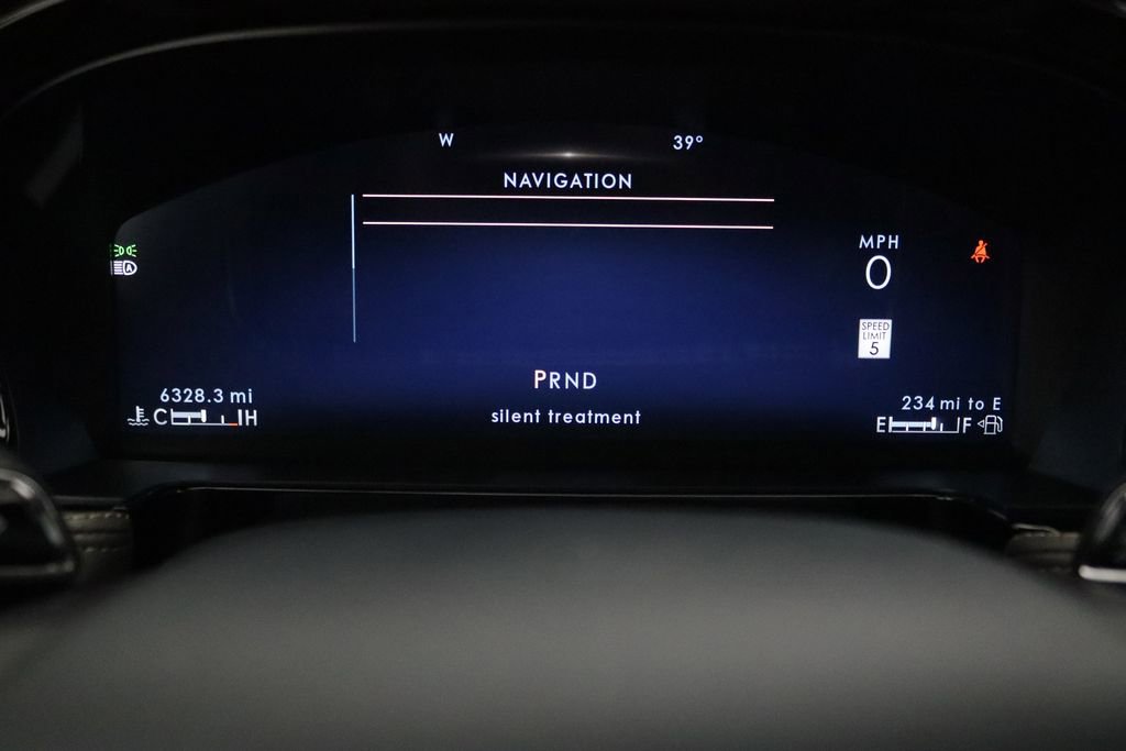 Used 2025 Lincoln Corsair AWD w/ Equipment Group 101A image 2