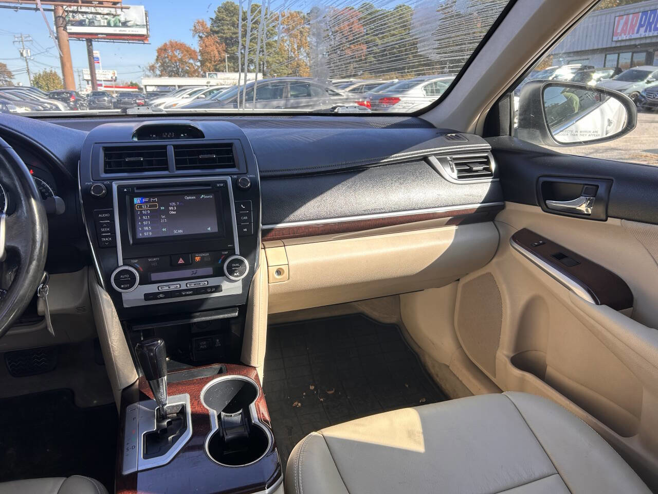 Used 2012 Toyota Camry XLE image 11