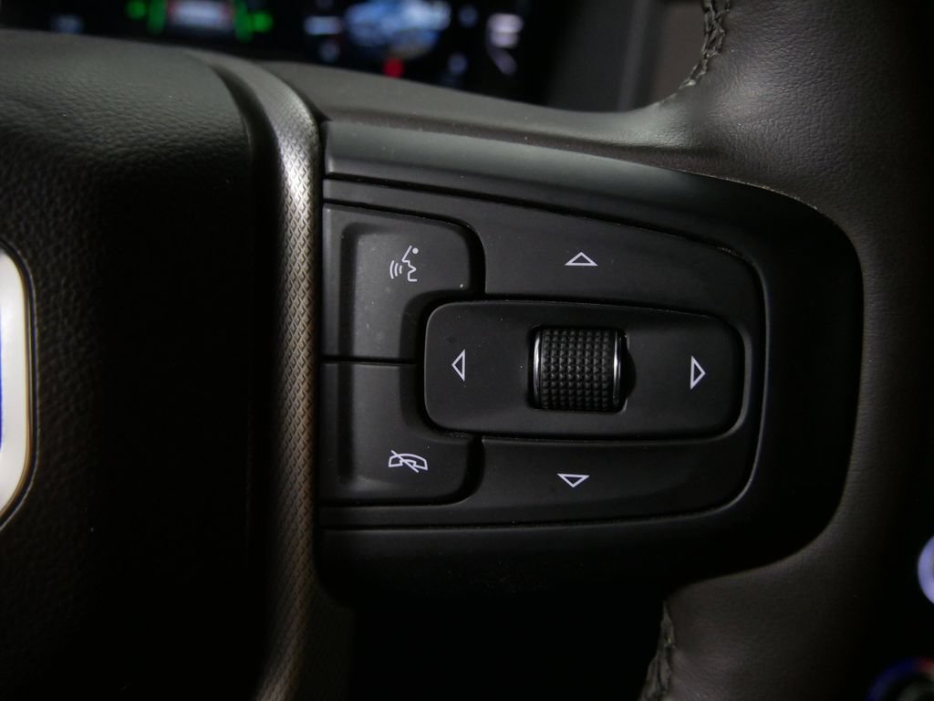 Used 2023 GMC Yukon Denali AWD/4WD image 21