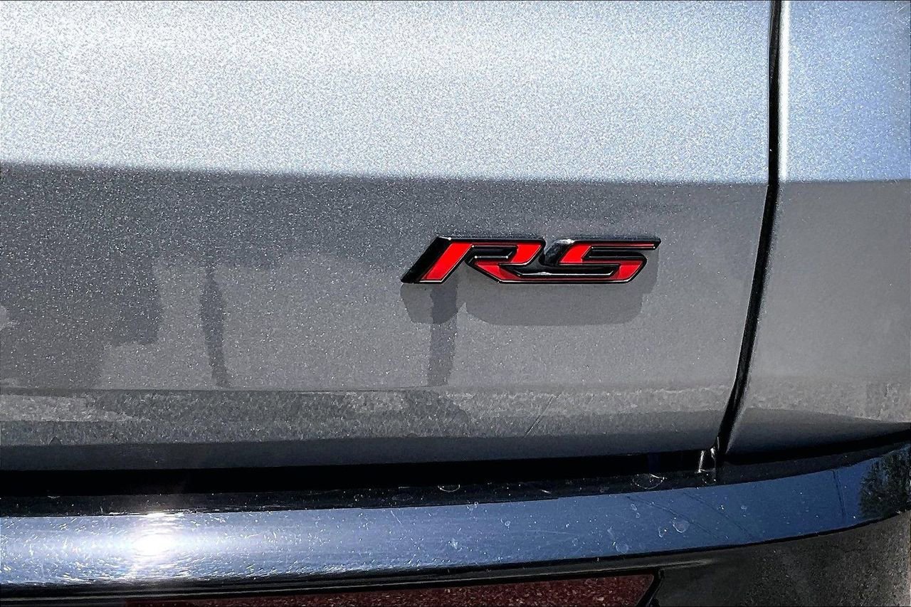 Used 2024 Chevrolet Traverse RS w/ LPO, Floor Liner Package FWD image 21