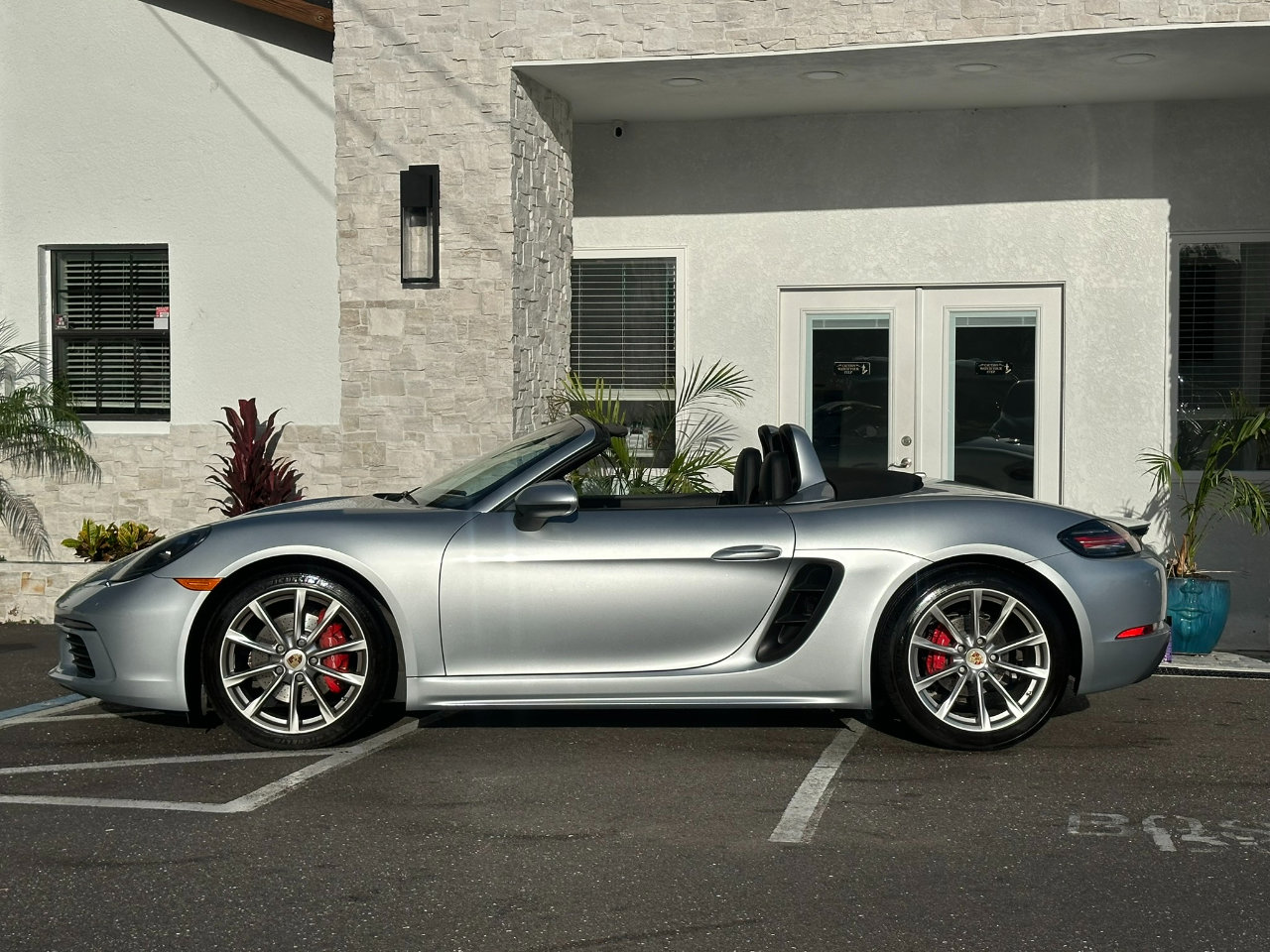 Used 2017 Porsche 718 Boxster S image 2