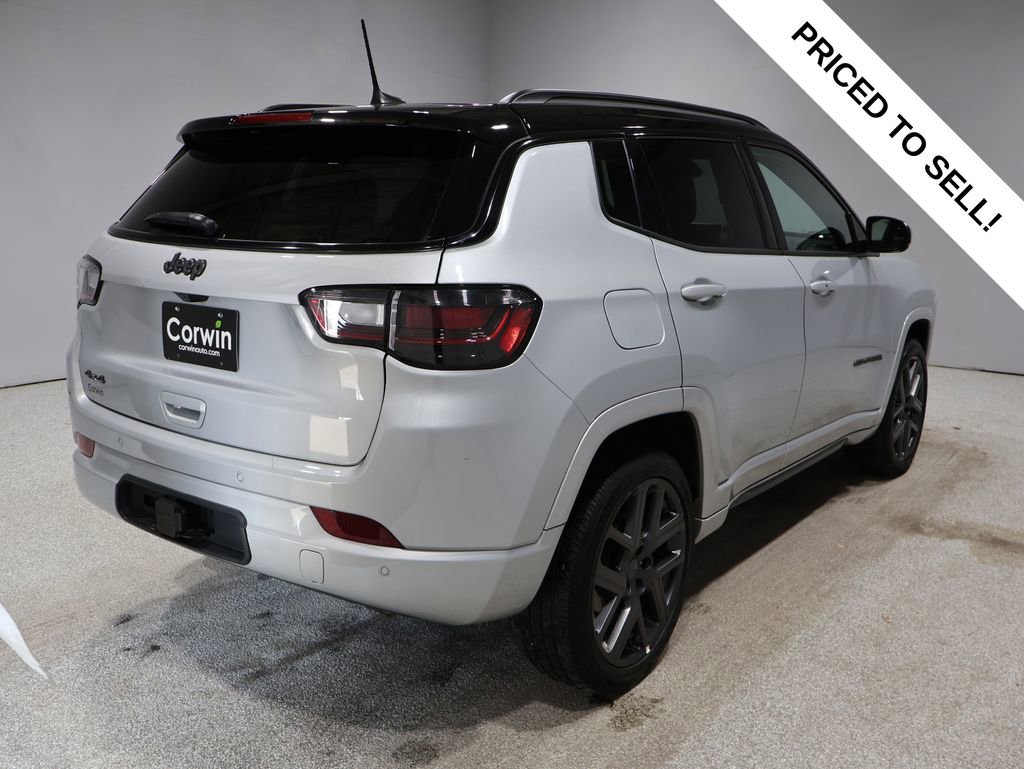 Used 2024 Jeep Compass Limited w/ High Altitude Package image 2