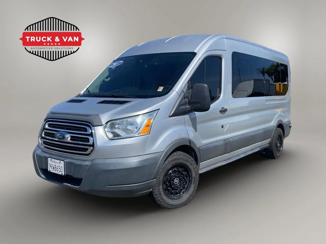 Used 2017 Ford Transit 350 XLT RWD image 1