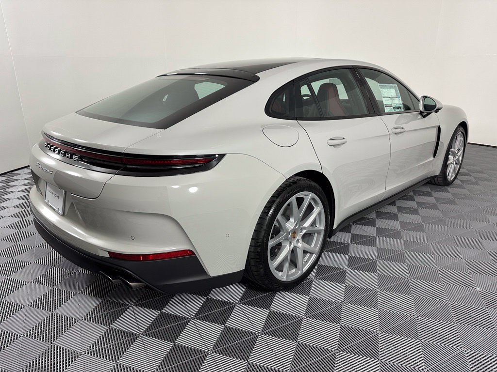 Used 2026 Porsche Panamera RWD image 10