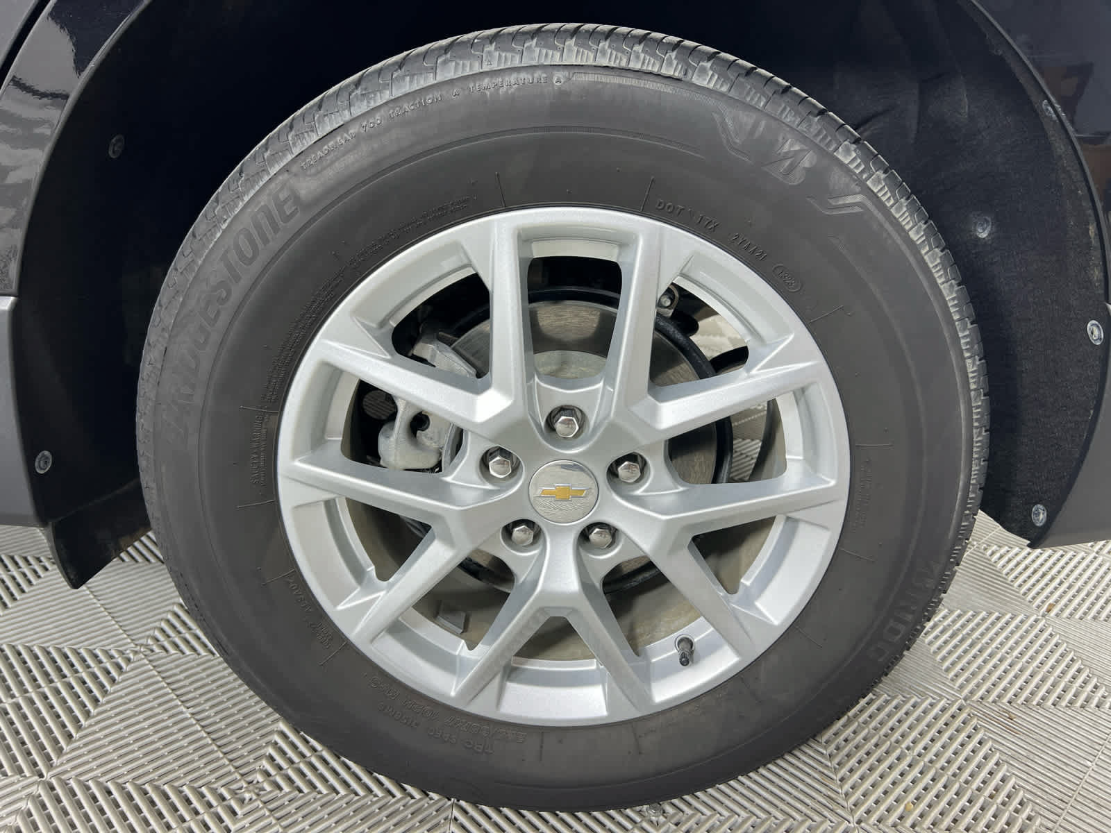 Used 2023 Chevrolet Equinox LS AWD/4WD image 16