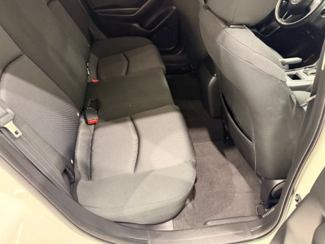 Used 2015 MAZDA MAZDA3 i SV FWD image 32