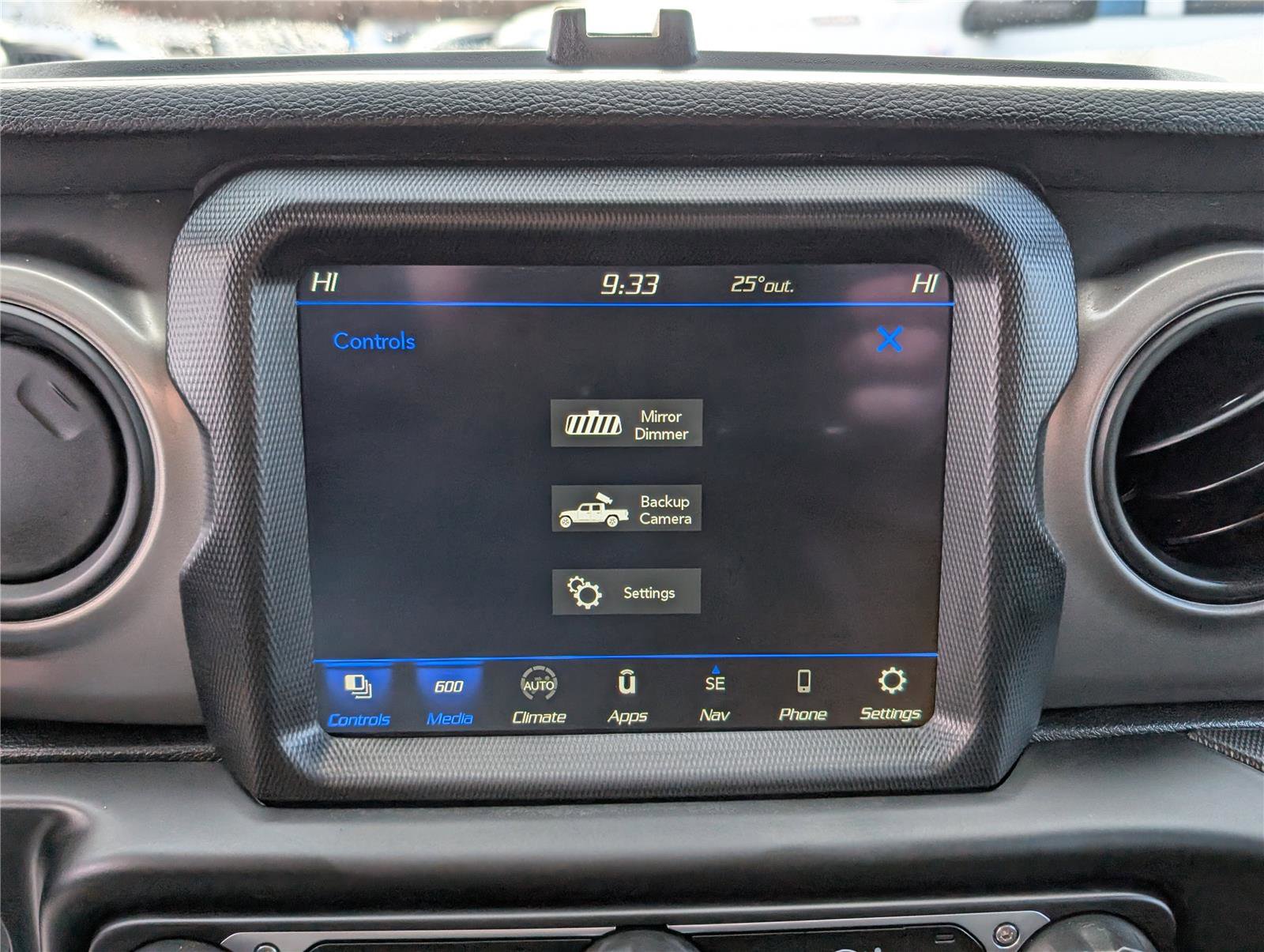 Used 2021 Jeep Gladiator Willys image 21