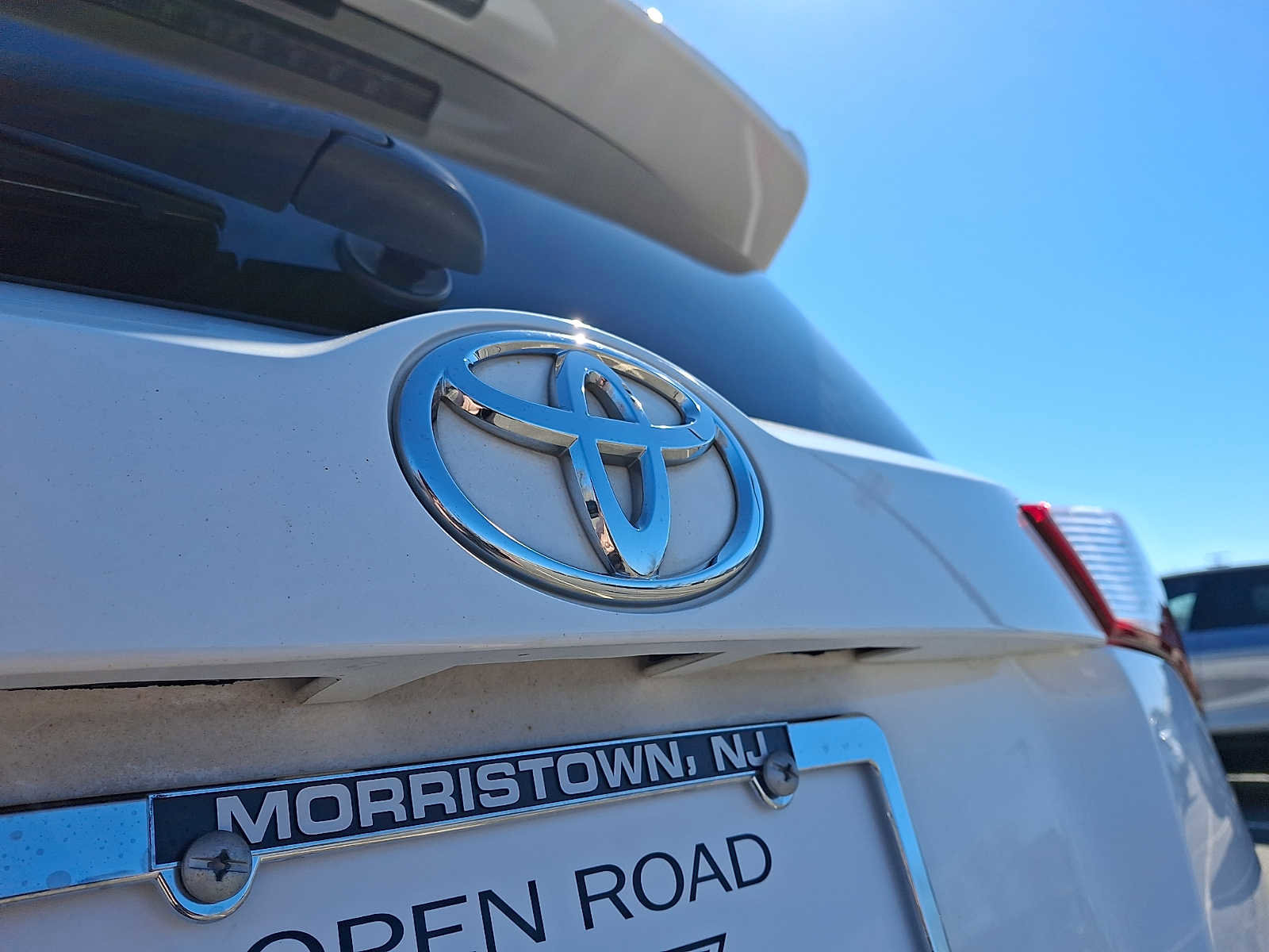 Used 2015 Toyota RAV4 XLE image 32
