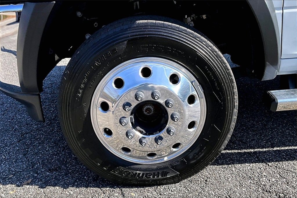 Used 2024 RAM 5500 Tradesman w/ Chrome Appearance Group image 27