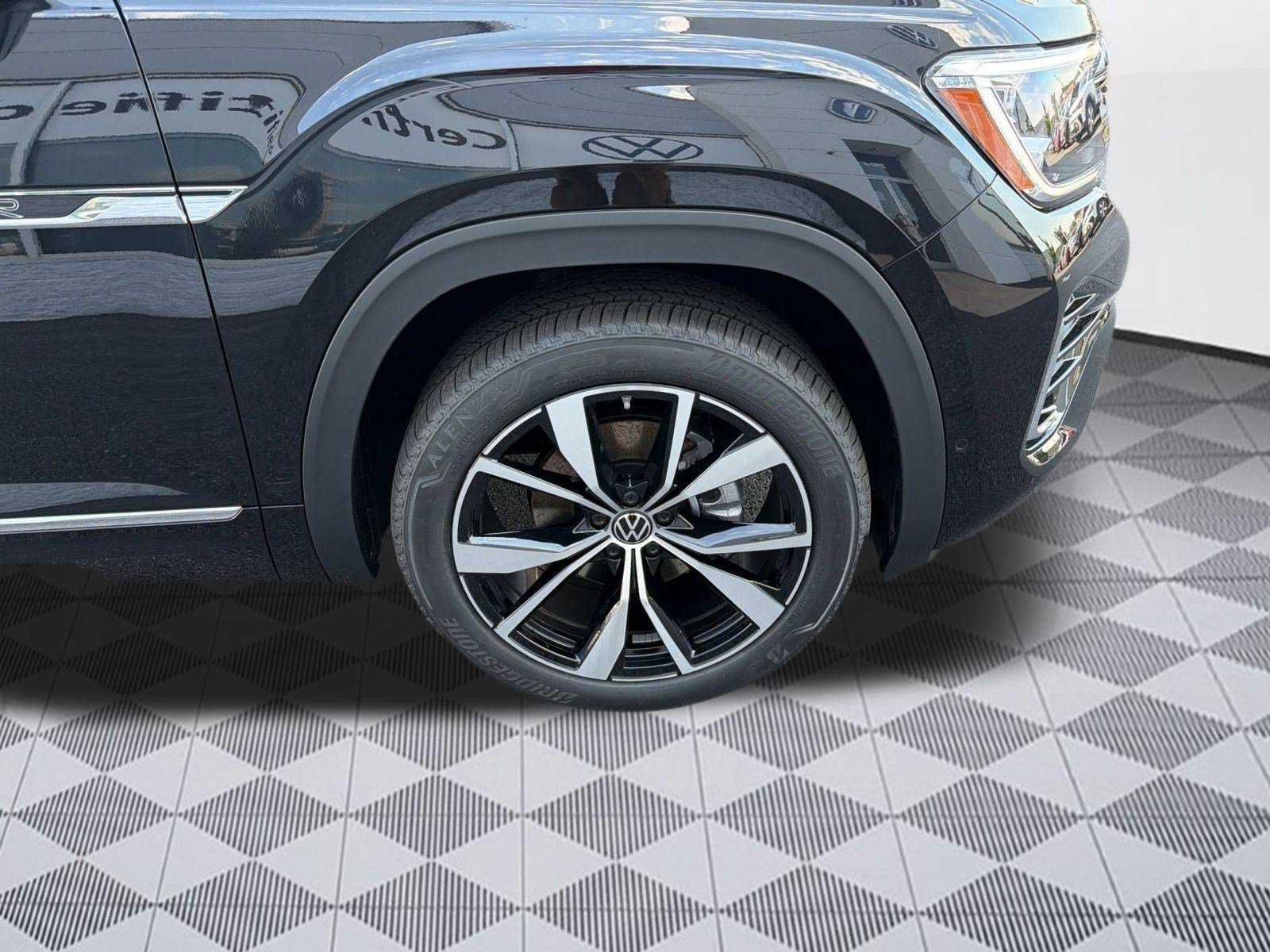 New 2026 Volkswagen Atlas SEL Premium R-Line AWD/4WD image 12